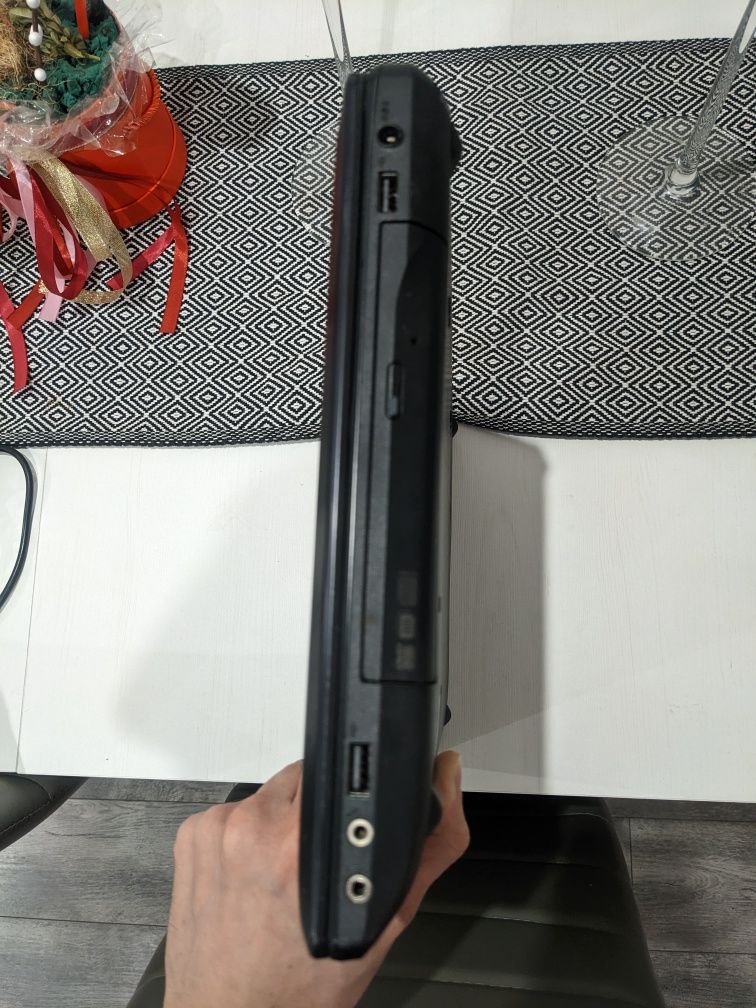 Laptop Lenovo Y580 (uszkodzony)