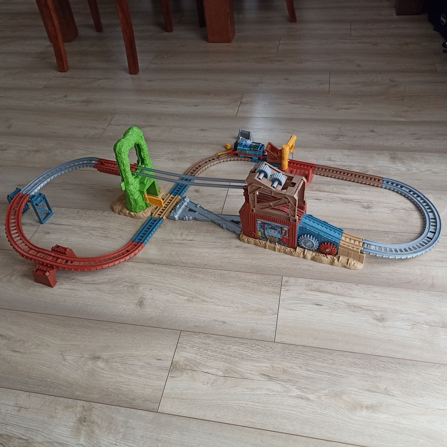 Kolejka elektryczna tory Fisher Price Tomek i Przyjaciele F