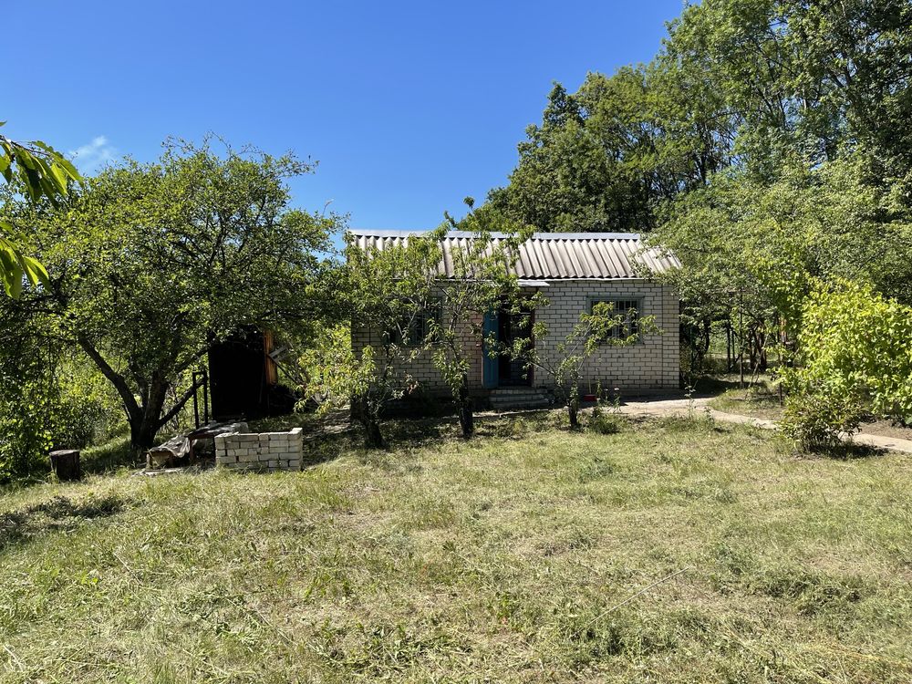 Продам неприватизований учаток з будинком