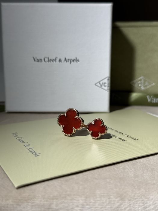Кільце у стилі Van Cleef & Arpels