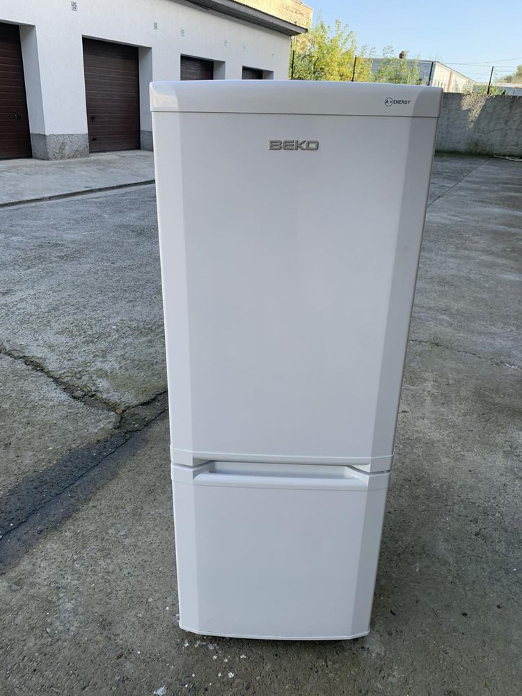 Холодильник Beko 145см