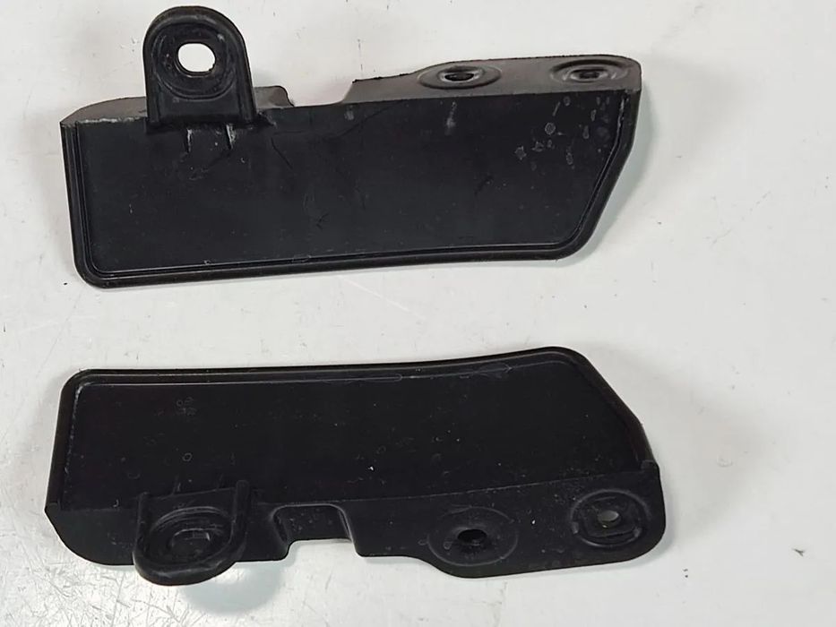 TOYOTA YARIS 19-24r Chlapacz Tył Prawy Lewy