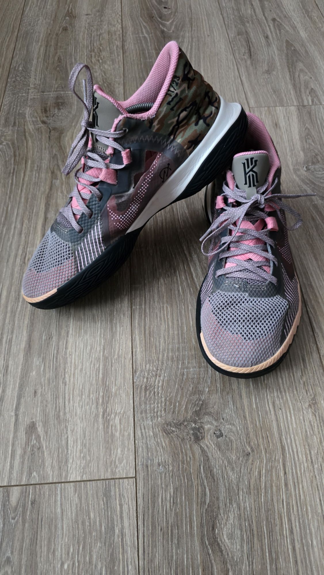Продам Nike Kyrie Flytrap 5 'Moon Fossil Pink Gaze Camo'