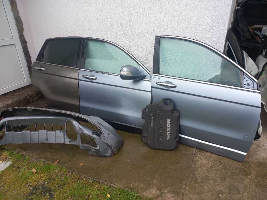 Honda CR-V дверки та інші запчастини