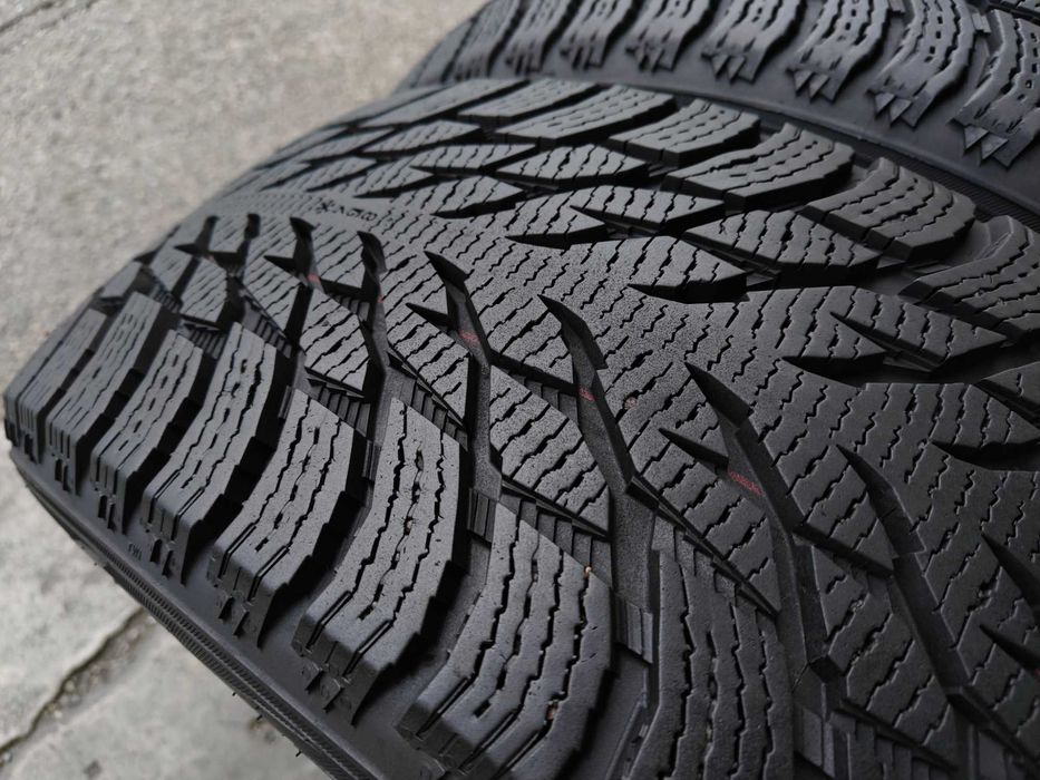 R20 235 50-255 45 шини зимові Nokian Hakkapeliitta R3