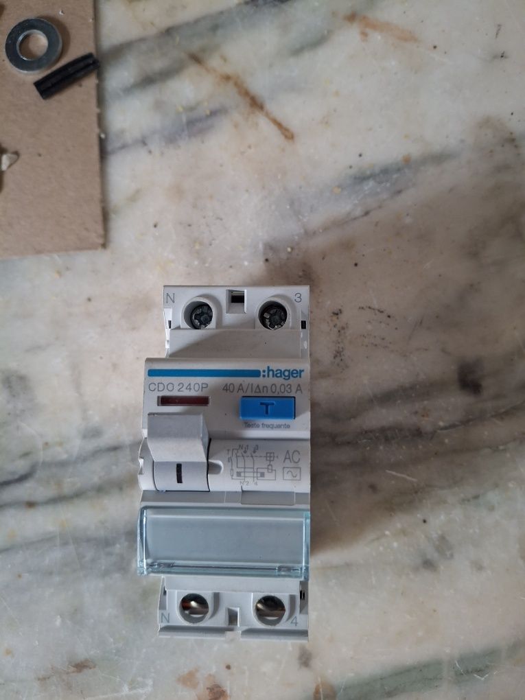 Vendo tanque em fibra, diferencial e shelly em com 2 pincas e suporte