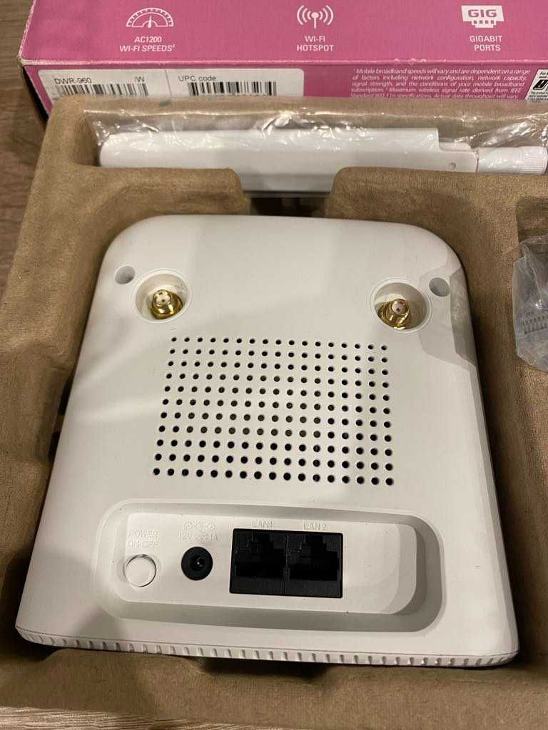Router bezprzewodowy z 4G D-Link DWR-960/W AC1200 Biały