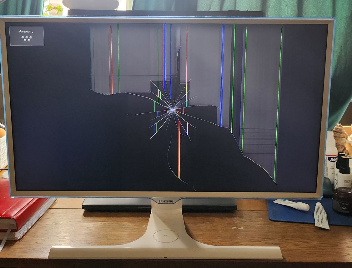 Uszkodzony monitor Samsung