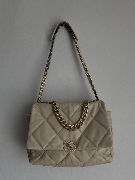 Оригінальна Chanel 19 Flap Bag – Cream Quilted Leather (як нова)