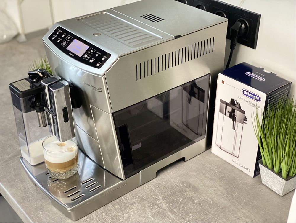 Кофемашина Delonghi PrimaDonna S Evo. Connect