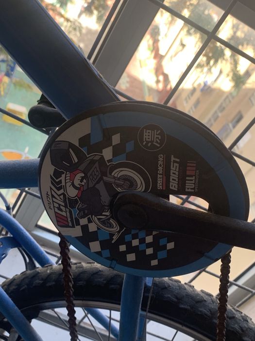 Bicicleta btwin,com corrente pra prender