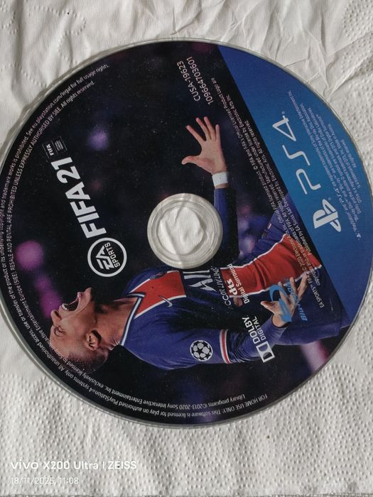 PlayStation 4 com 2 comandos