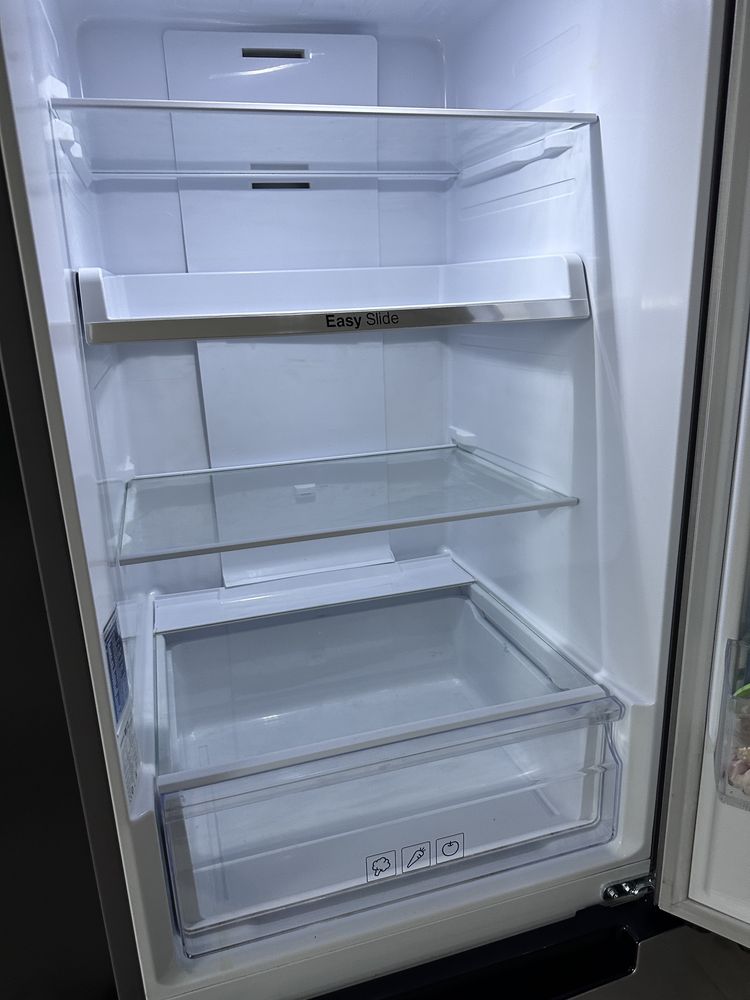 Lodówka zamrażarka samsung no frost bardzo dobry stan 7 lat,srebrna