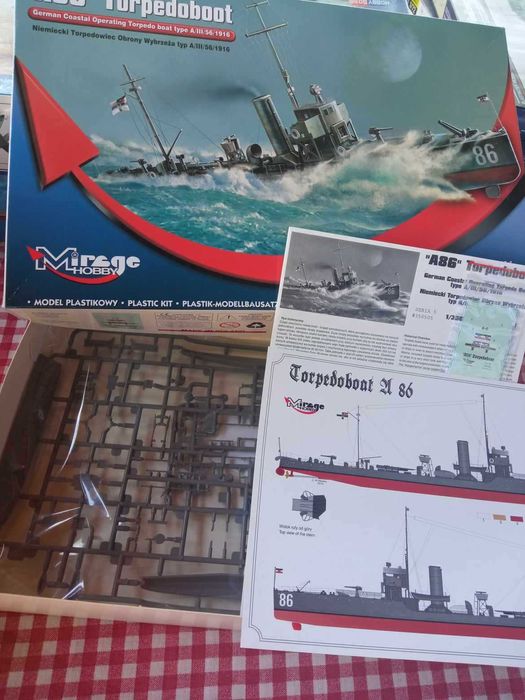 Modele do sklejania: okręty 1:350 1:700 1:400