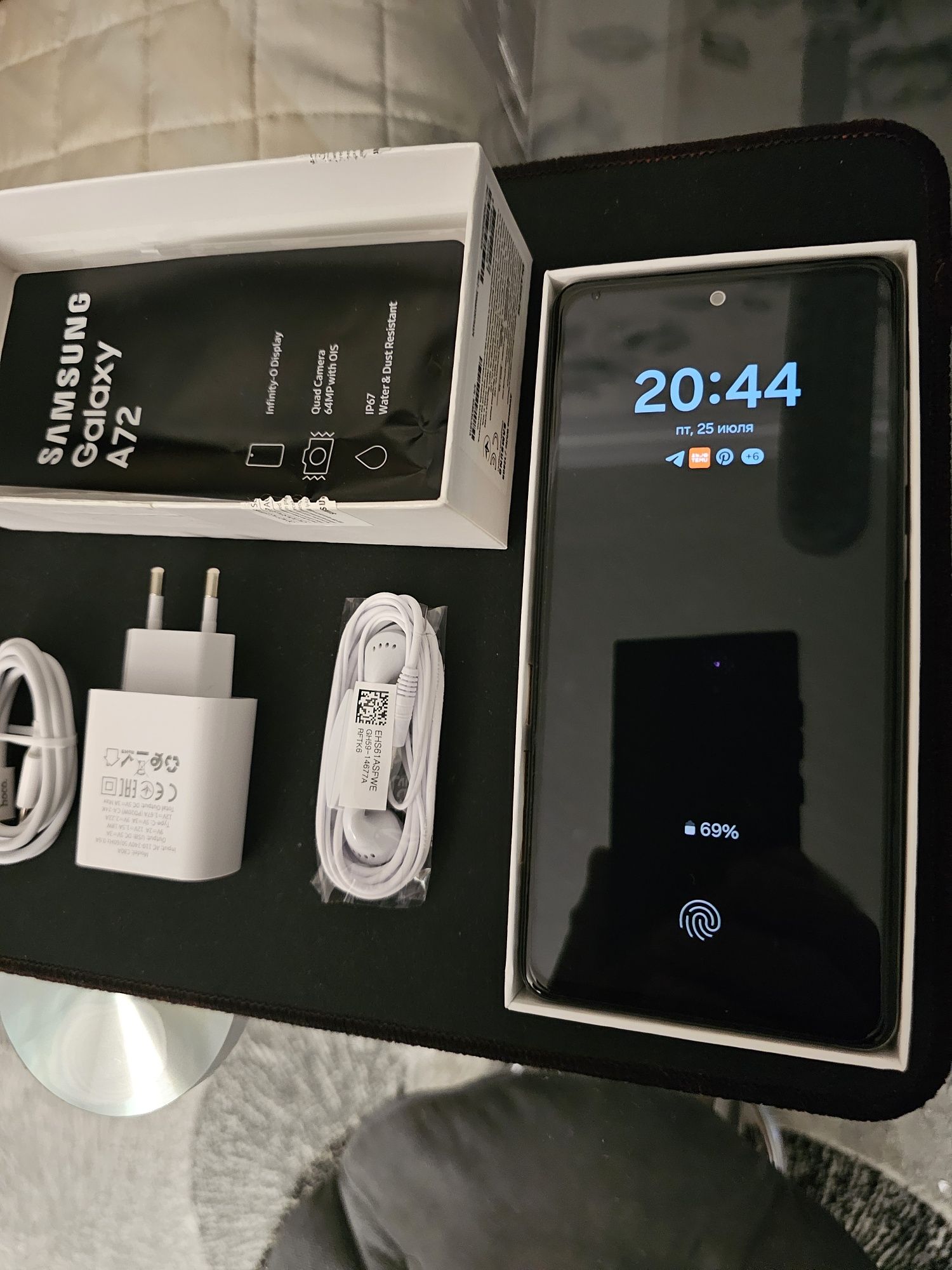 Смартфон SAMSUNG Galaxy A72