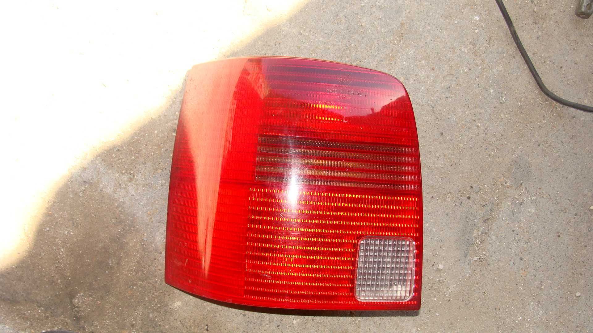 Lampa tylna lewa VW Passat B5 KOMBI