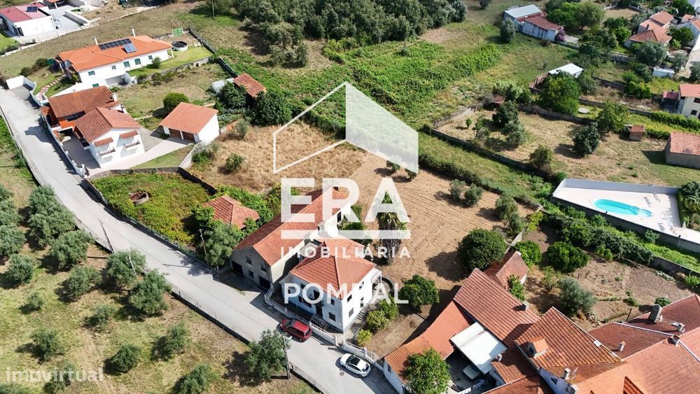 Moradia T4 localizada em Albergaria dos Doze