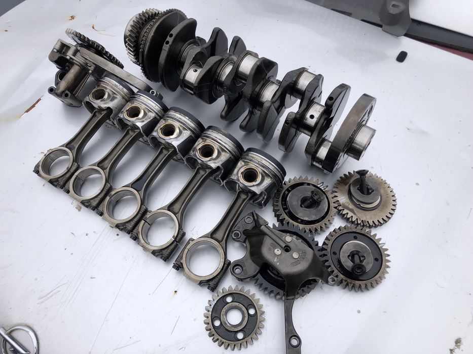 Коленвал шатун масляный насос шестерни грм Туарег 2.5 BAC