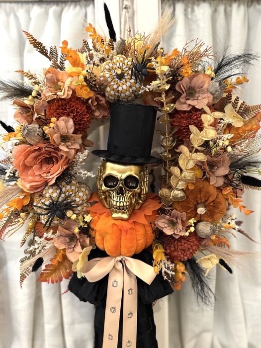 Wianek Halloween czaszka zlota i cylinder