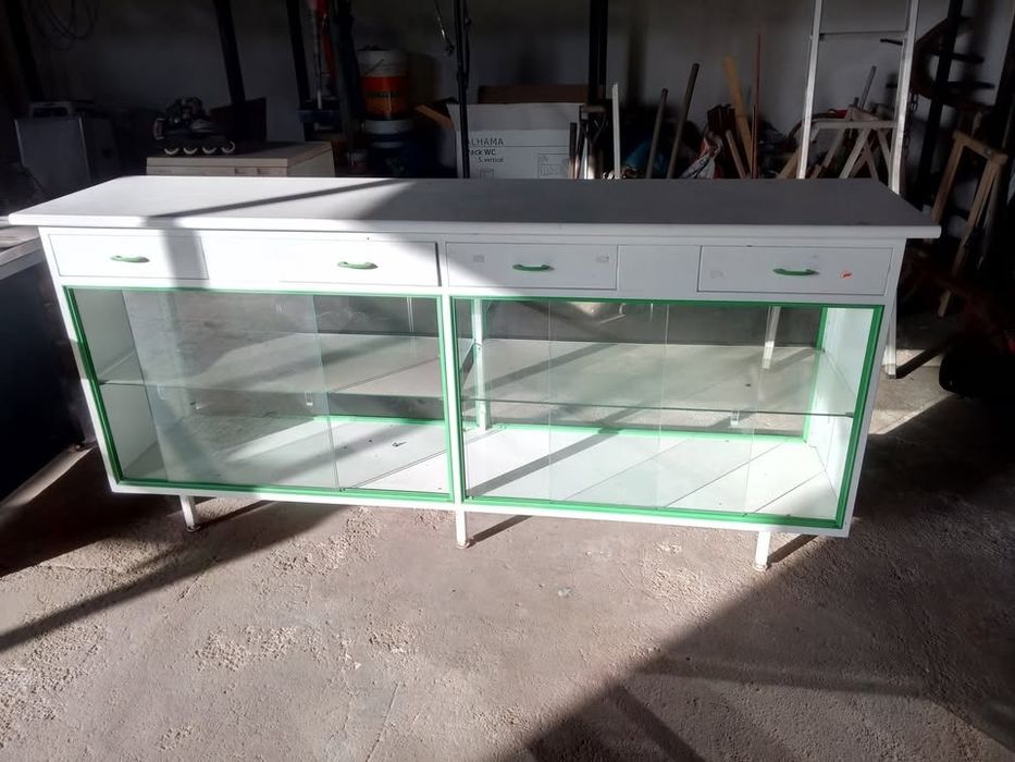 Balcão Expositor Duplo em Inox com Vidro e Gavetas – Ideal para Loja