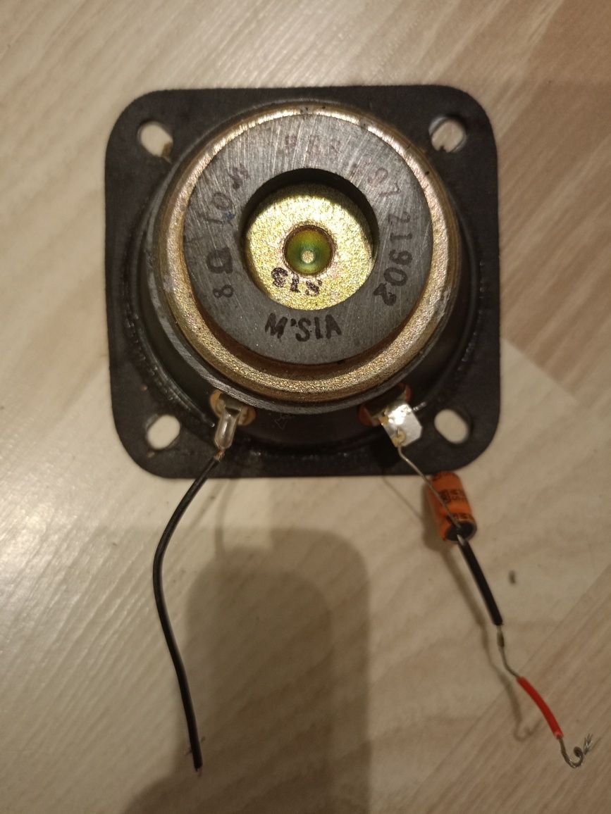 głosniki 6 ohm 20W, 8 ohm 10W
