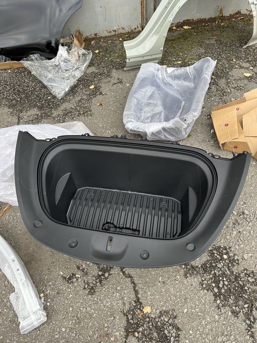 Корыто, корито, ванна, бокс передній Tesla model Y 2020 2021 2023 2024