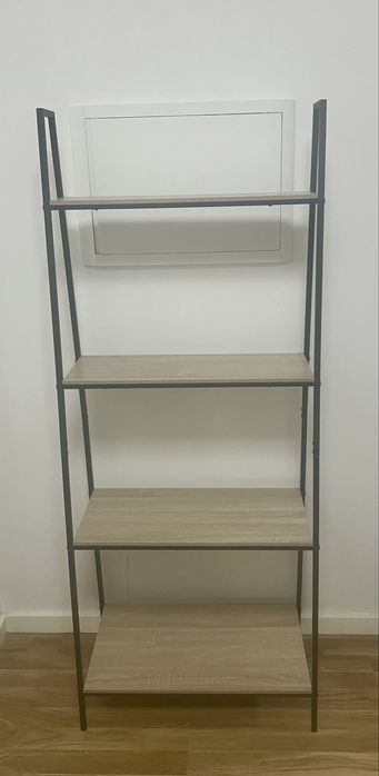 Estante prateleiras de madeira e metal preto