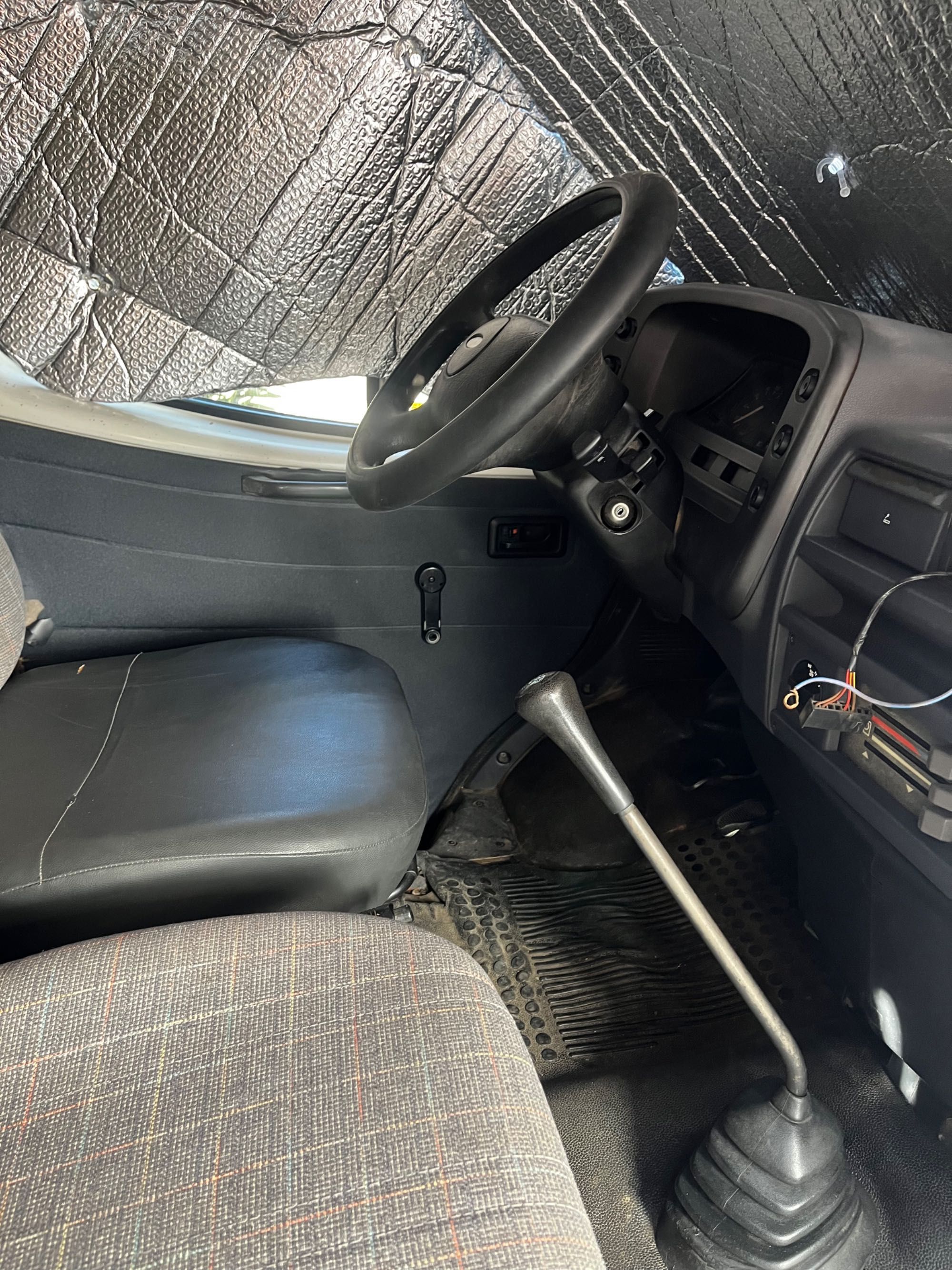 Vende se ford Transit Mista de 7 lugares.