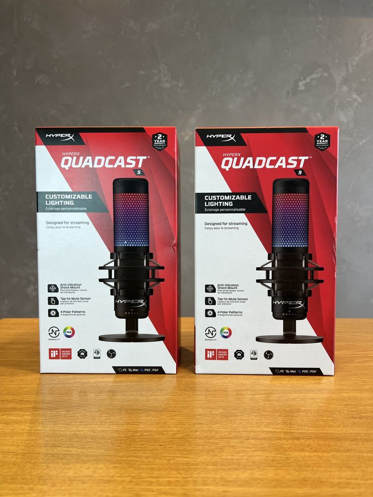 Мікрофон HyperX QuadCast S білого і чорного кольору