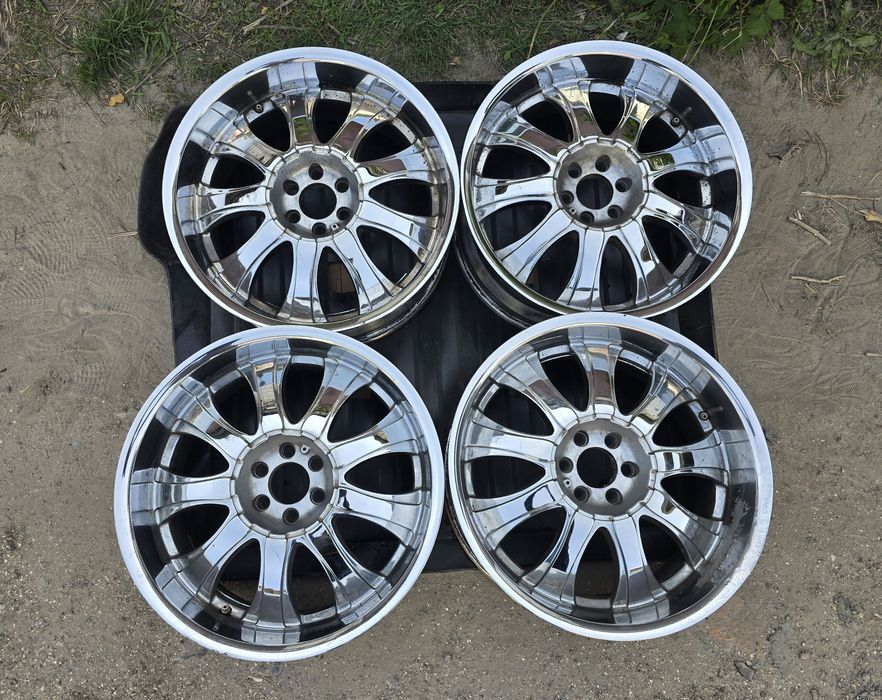 Продам комплект литых дисков R20