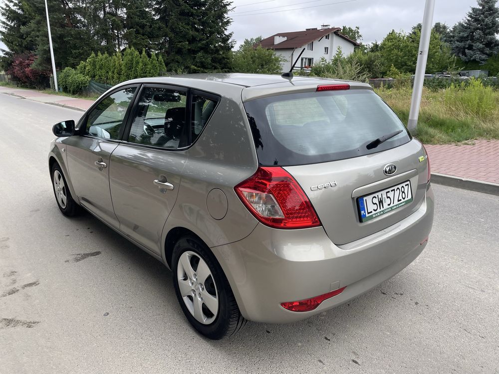 KIA CEED ** 1.4b ** 10r ** LIFT ** Bez rdzy ** ZADBANA ** ISOFIX