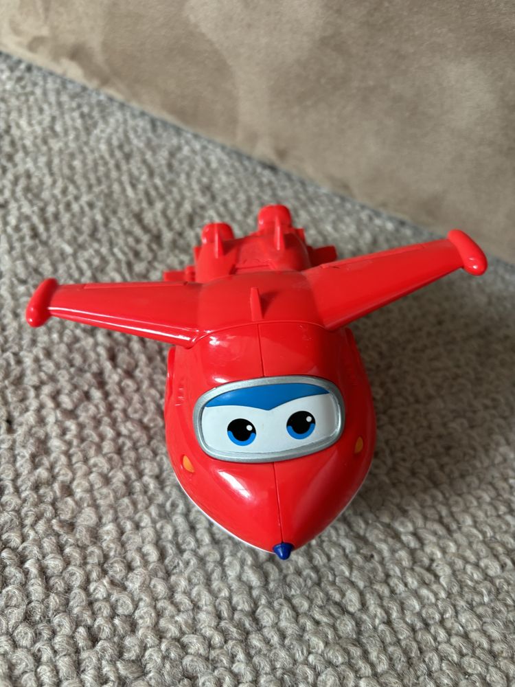 Cobi, Super Wings, figurka transformująca jett