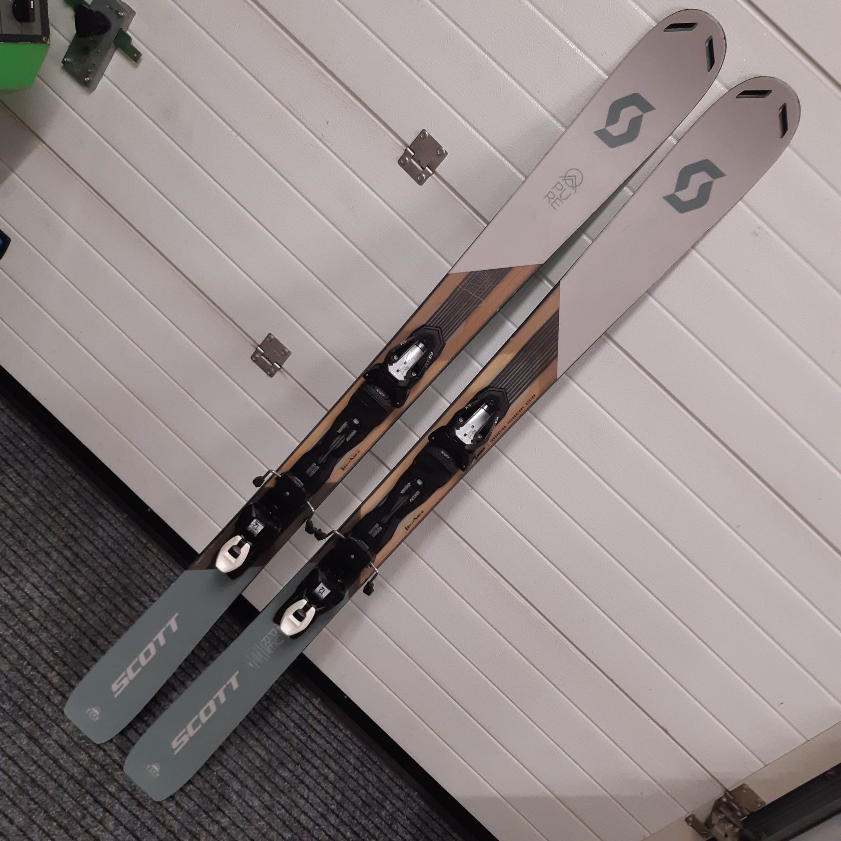 narty Scott pure Mission ti 160cm fr.