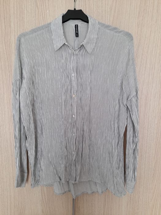 Roupa senhora em bom estado