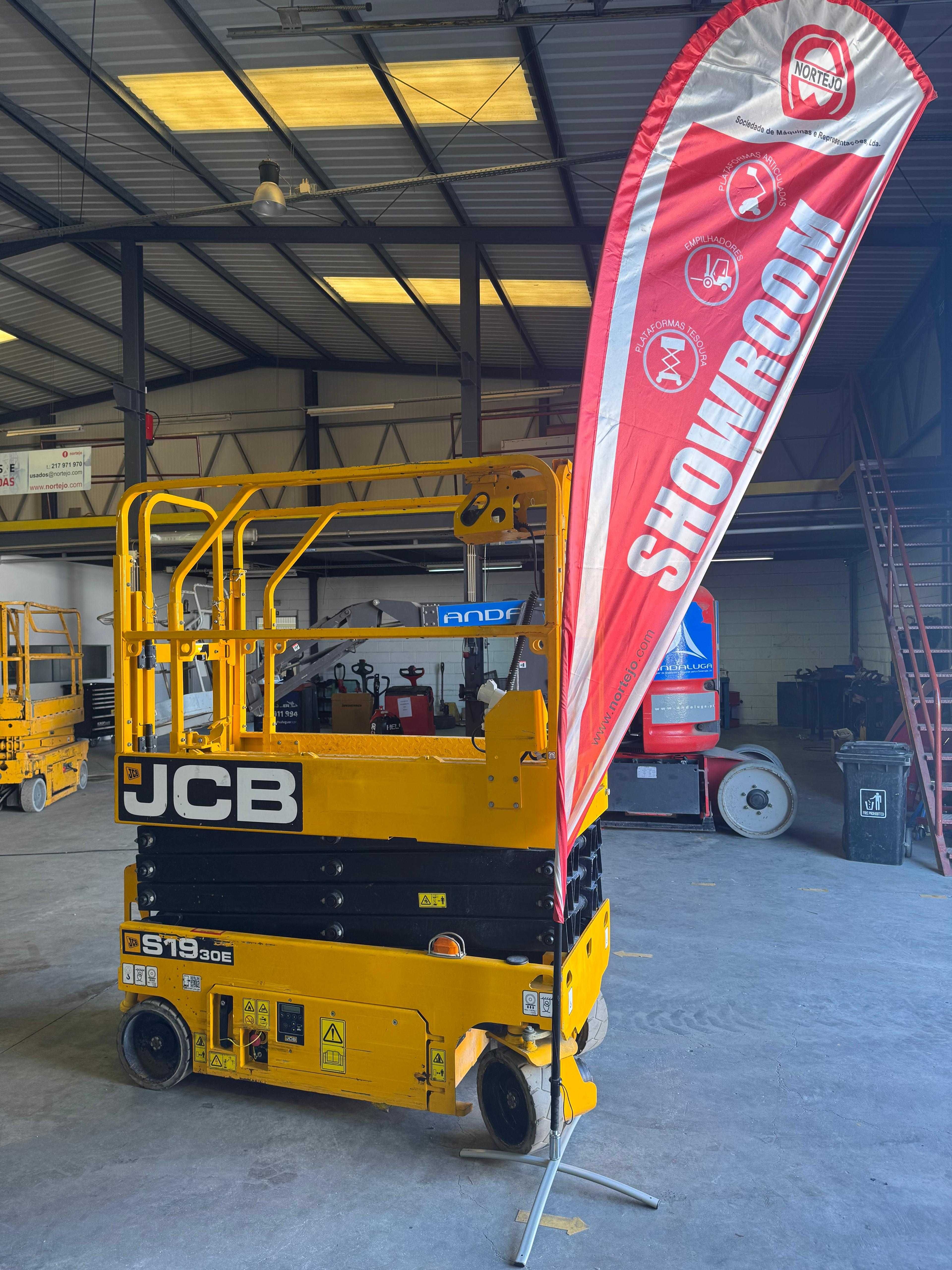 Plataforma Elevatória JCB S1930E (Usada) 8mt