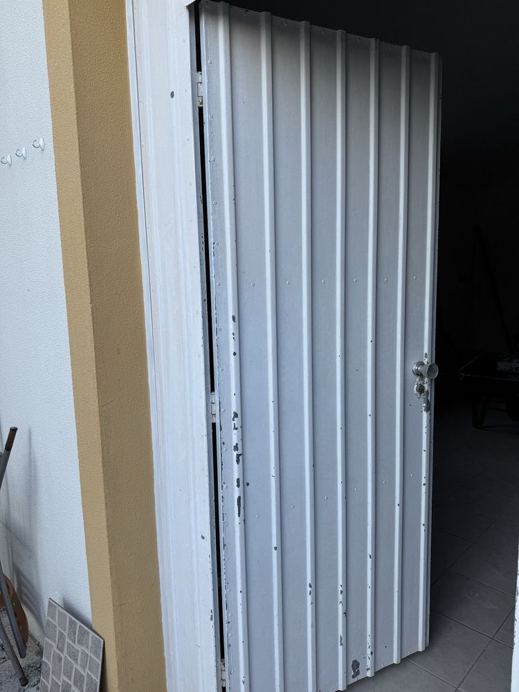 Portao de garagem manual, com porta