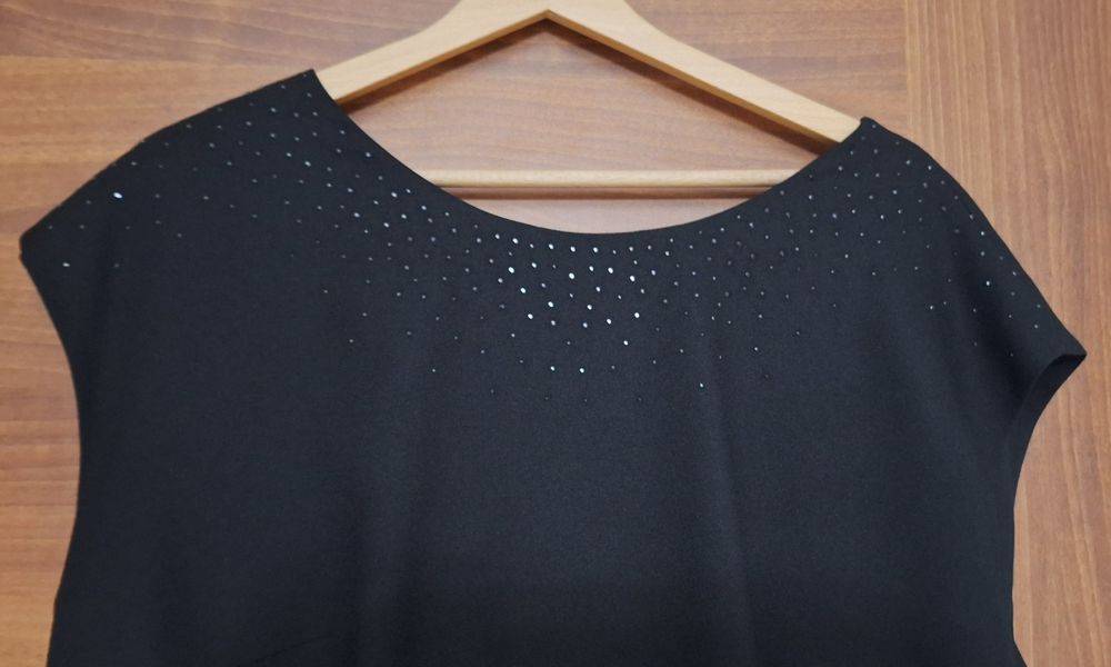 Sukienka czarna firmy Monnari rozm. 44