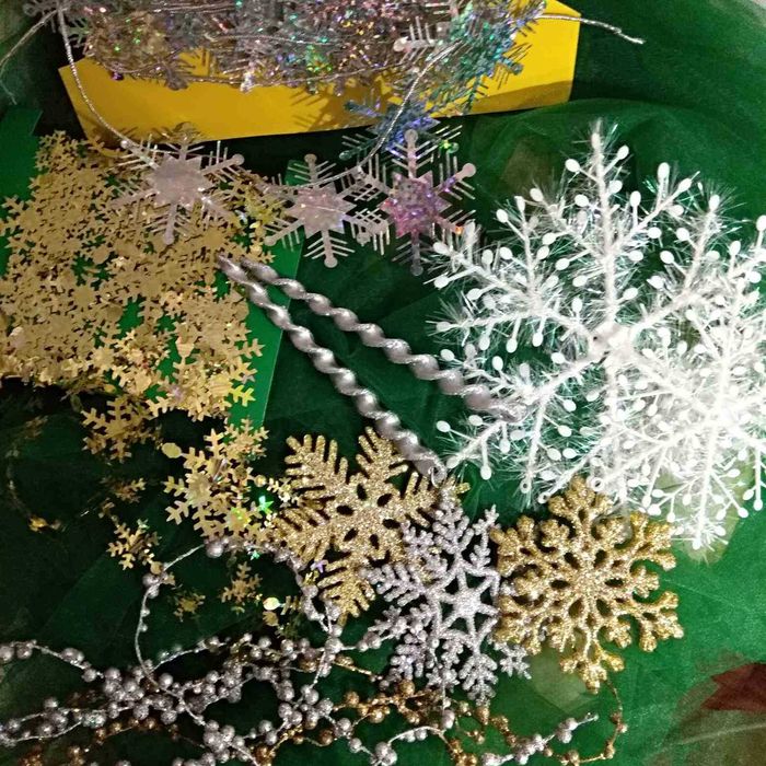 Новорічна ялинкова прикраса / Гірлянди Сніжинки Дощик