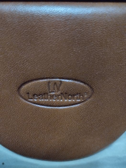 Conjunto carteiras LeathenNorth edição limitada vintage com estojo.