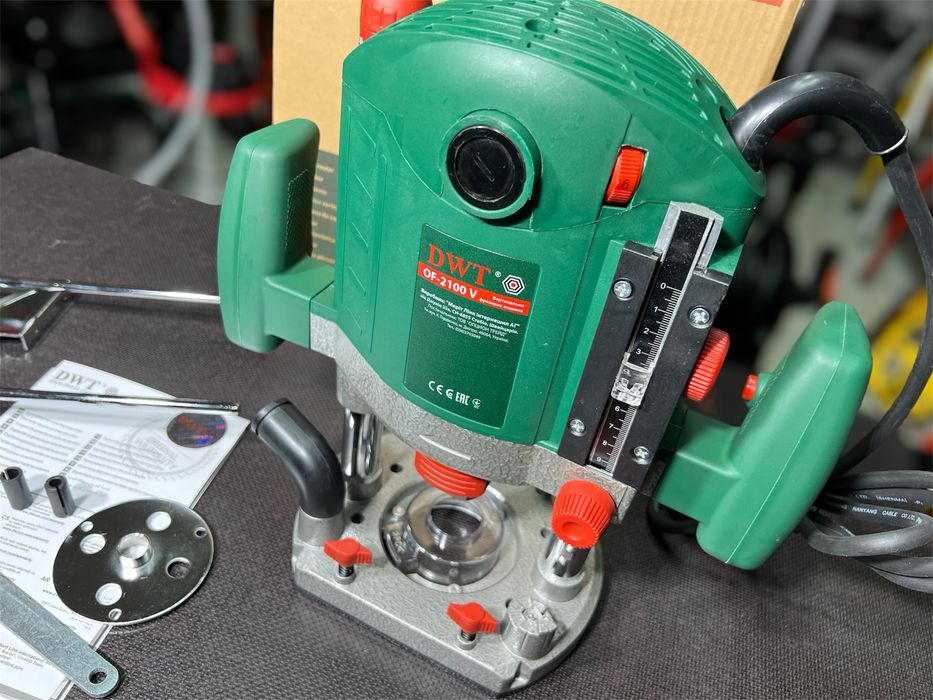 Фрезер DWT OF-2100 V Плавный пуск 2100 Вт Стабилизация оборотов
