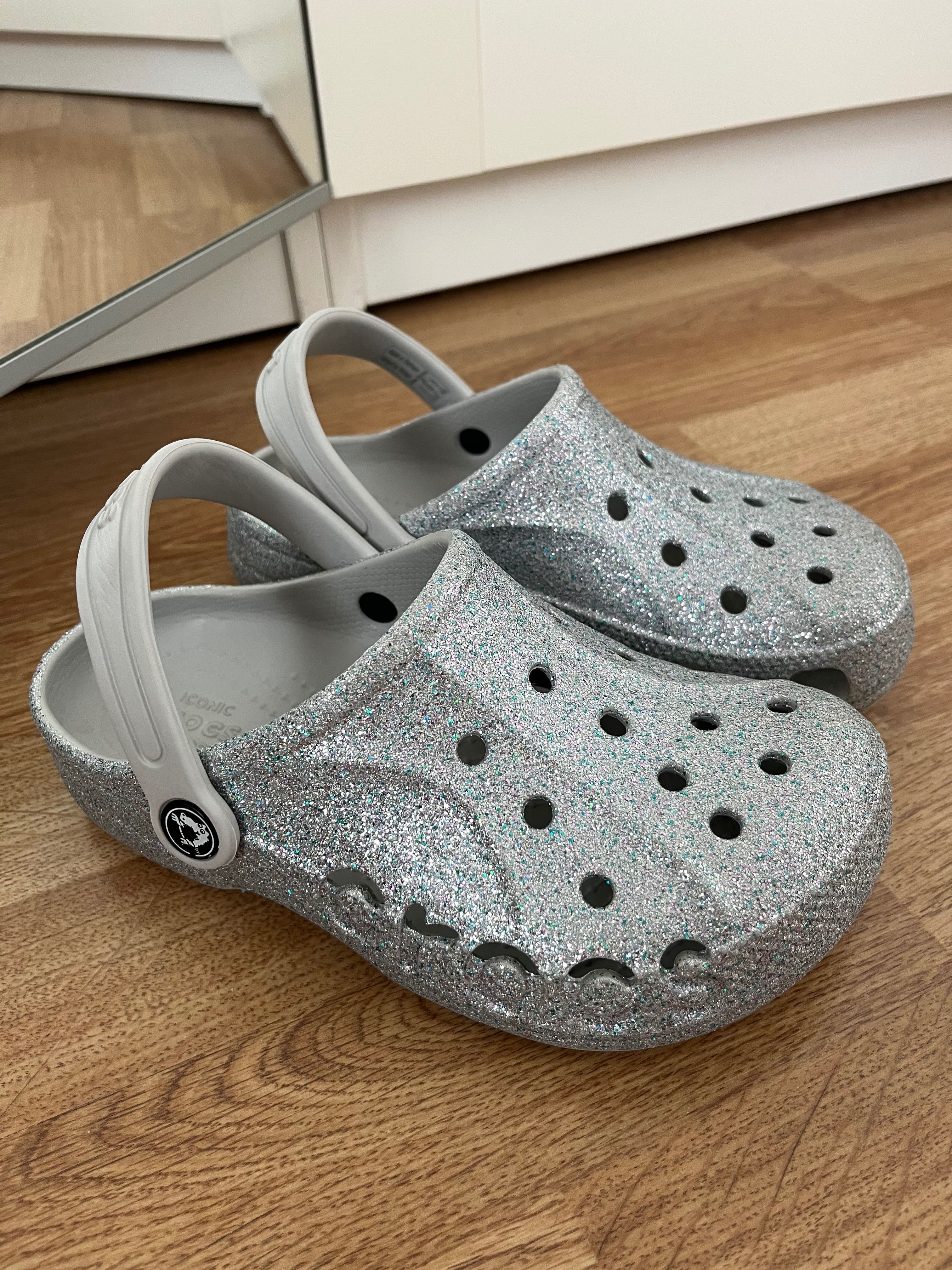 Crocs dla dziewczynki glitter brokatowe srebrne rozmiar J2 33-34