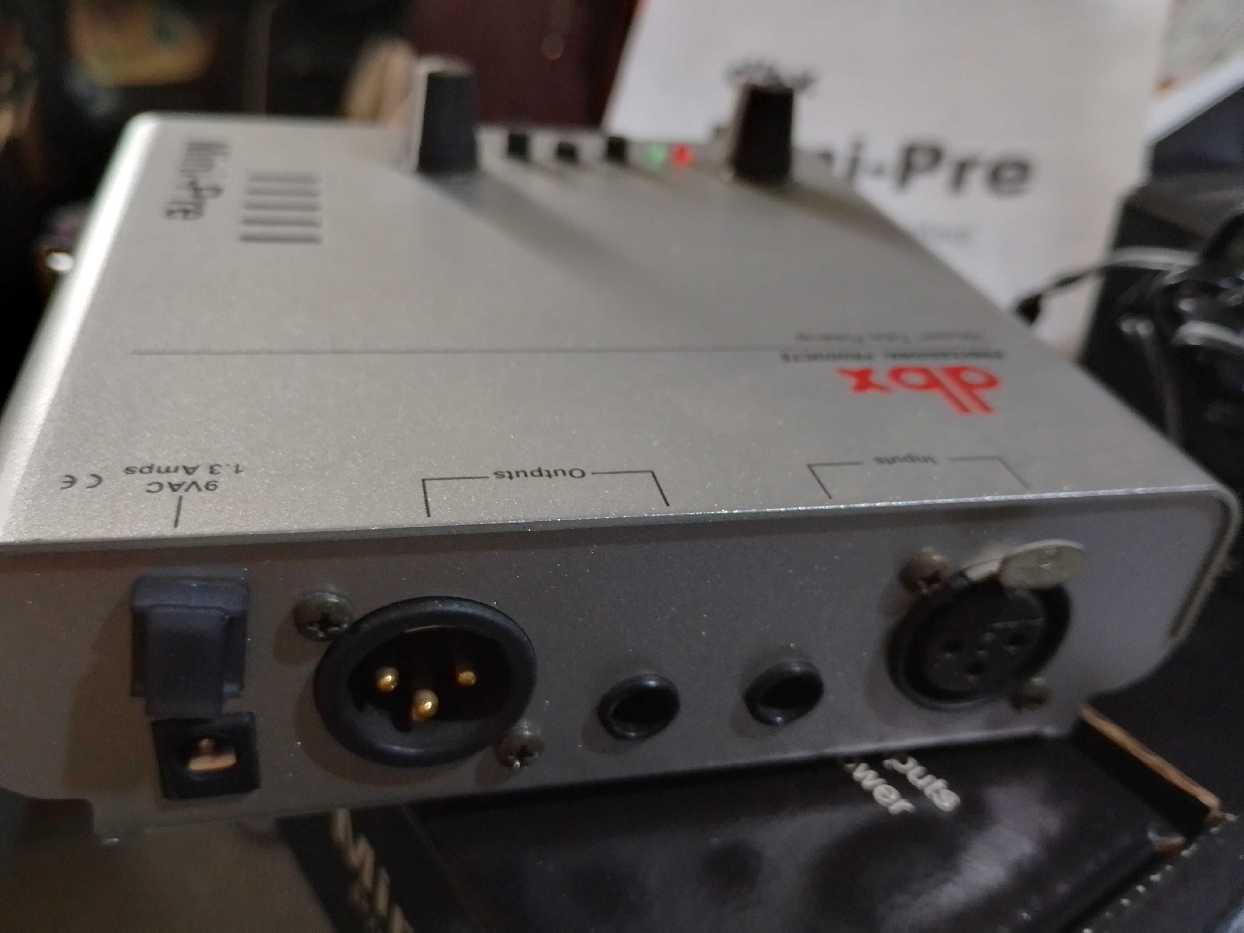 Ламповий мікрофонний  підсилювач  DBX Mini-Pre,