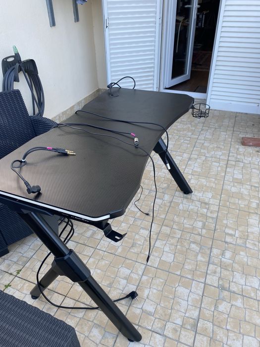 Mesa gaming ou secretaria