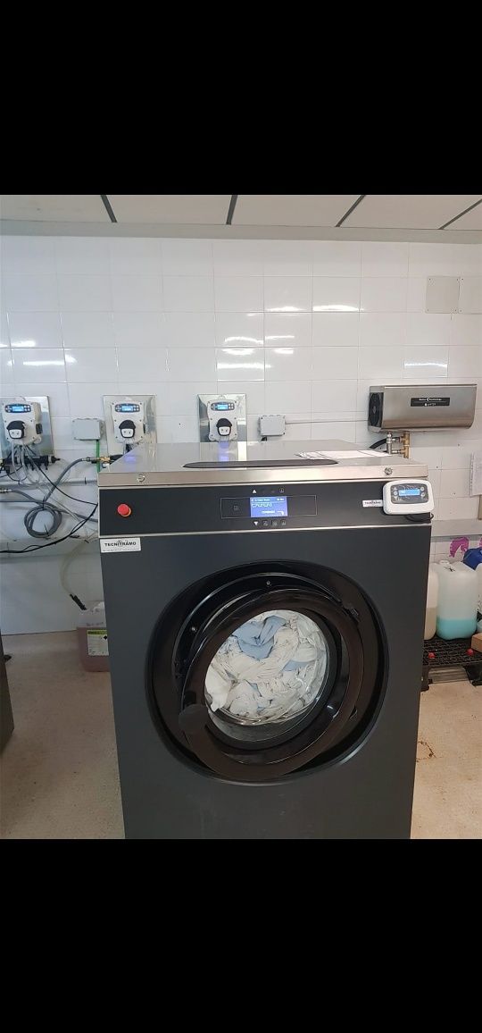 Máquinas têxteis de acabamento e lavagem industrial Self service