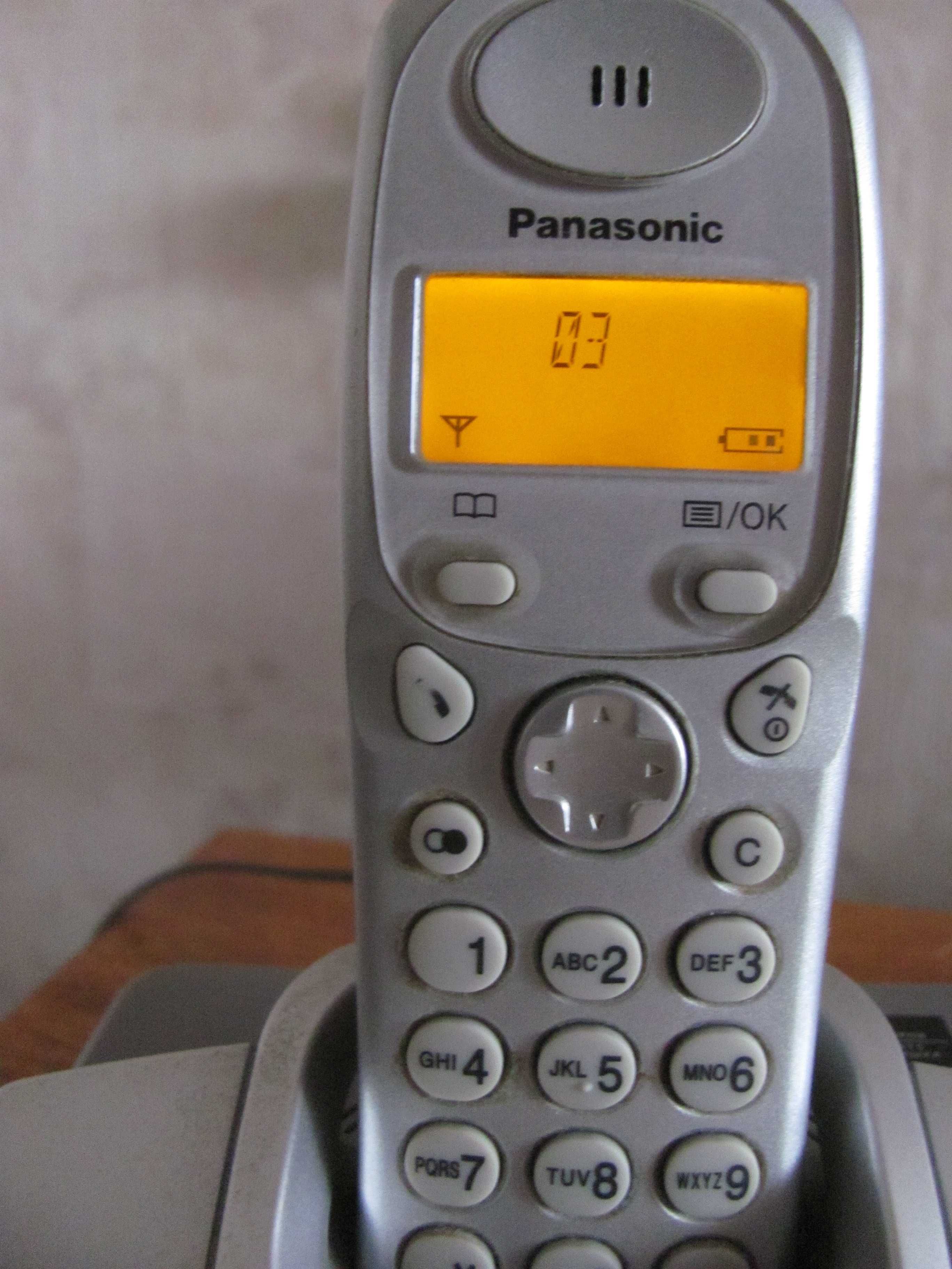 Два телефони Panasonic KX-TG1107UA Спліттер ADSL2+ D-link DSL-30CF