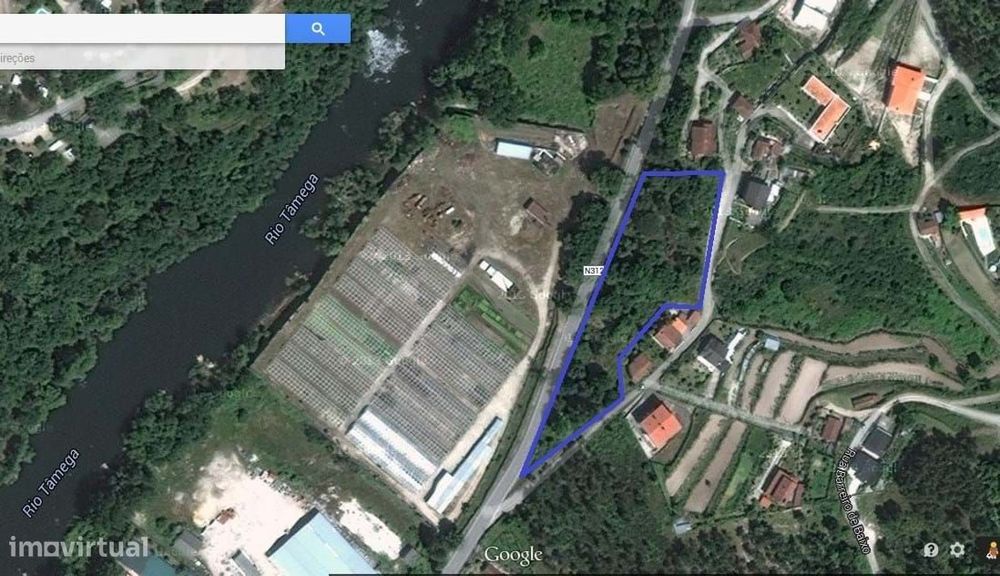 Terreno para construção de 3 moradias