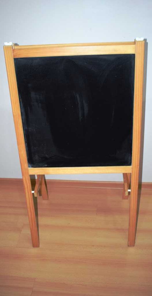Tablica dla dzieci. Kredowa oraz magnetyczna.