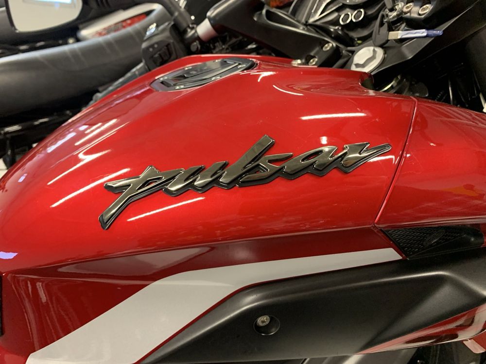 Новий мотоцикл BAJAJ PULSAR NS200, 2024