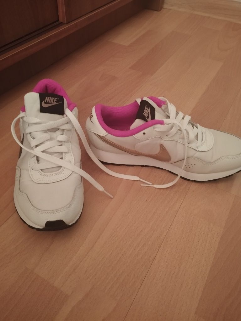 Buty NIKE damskie