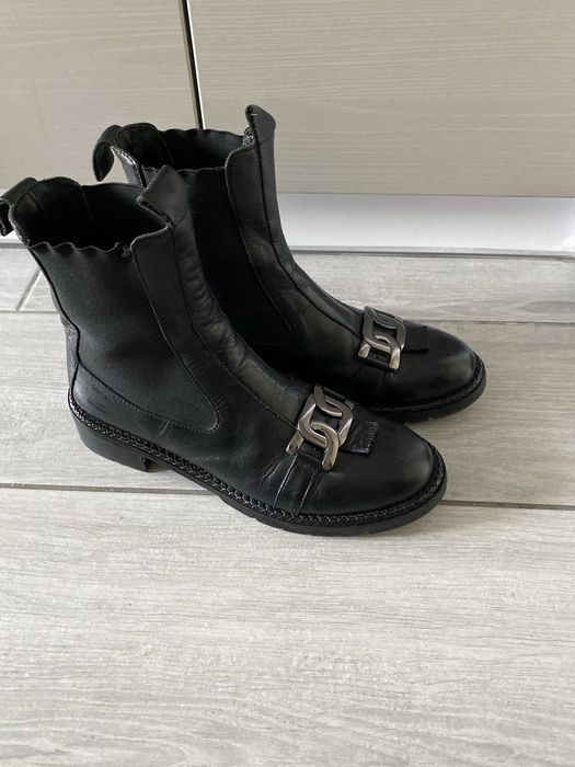 Продам шкіряні жіночі черевики челсі